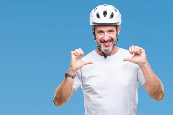 Hombre Ciclista Mediana Edad Con Casco Seguridad Bicicleta Fondo Aislado —  Fotos de Stock