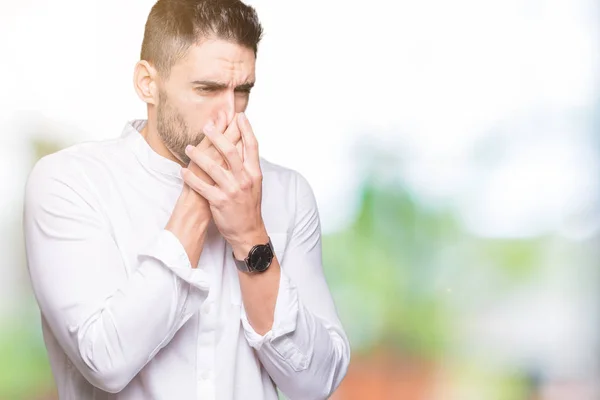 Giovane Uomo Affari Sfondo Isolato Che Odora Qualcosa Puzzolente Disgustoso — Foto Stock