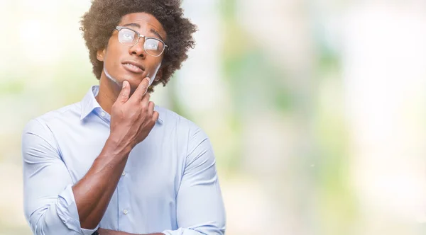 Uomo Affari Afro Americano Che Indossa Occhiali Sfondo Isolato Con — Foto Stock