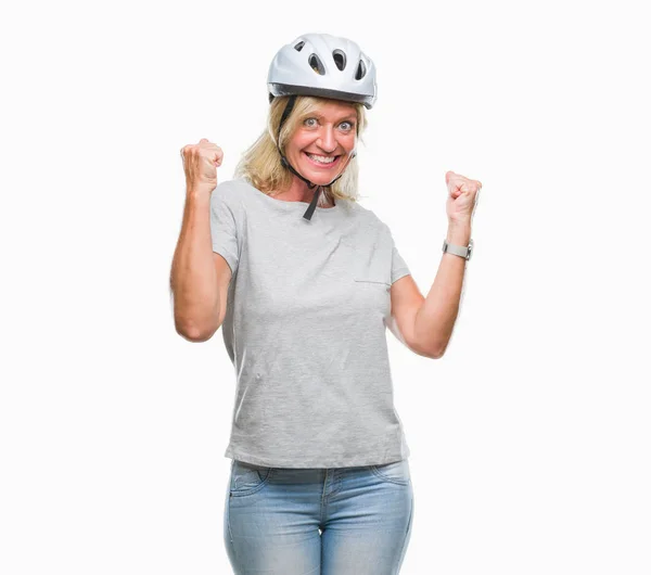 Femme Cycliste Caucasienne Moyen Age Portant Casque Sécurité Sur Fond — Photo
