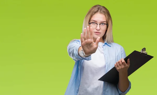 Genç Beyaz Kadın Holding Pano Açık Eliyle Dur Işareti Ile — Stok fotoğraf