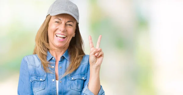 Beautiful Middle Age Woman Wearing Sport Cap Isolated Background Smiling — Stock Photo, Image
