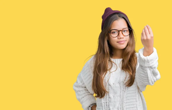 Joven Hermosa Morena Hipster Mujer Con Gafas Sombrero Invierno Sobre —  Fotos de Stock