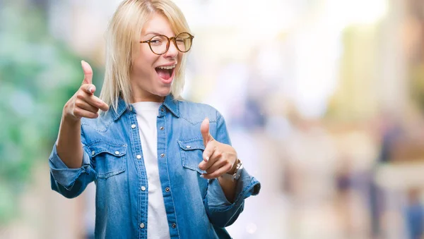 Ung Vacker Blond Kvinna Som Bär Glasögon Över Isolerade Bakgrund — Stockfoto