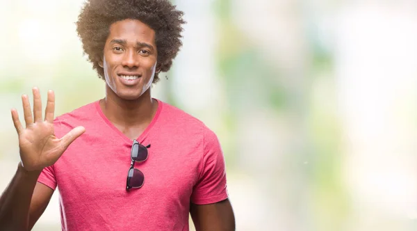 Homem Afro Americano Sobre Fundo Isolado Mostrando Apontando Para Cima — Fotografia de Stock