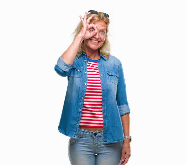 Middle Age Blonde Woman Isolated Background Doing Gesture Hand Smiling — Stock Photo, Image