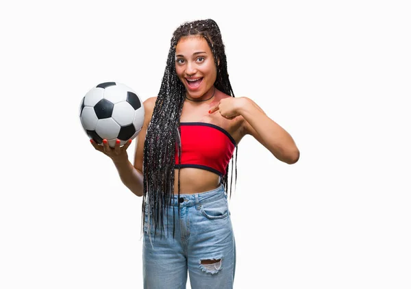 Joven Trenzado Pelo Afroamericano Con Marca Nacimiento Sosteniendo Pelota Fútbol —  Fotos de Stock