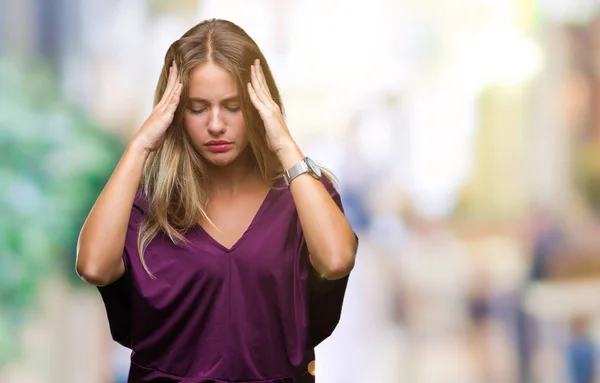 Giovane Bella Donna Bionda Elegante Sfondo Isolato Con Mano Sulla — Foto Stock