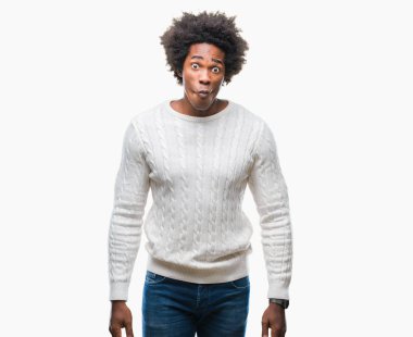 Afro Amerikalı adam izole arka plan yapma balık yüzüne dudaklı, çılgın ve komik bir jest. Komik ifade.