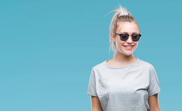Junge Blonde Frau Mit Sonnenbrille Über Isoliertem Hintergrund Die Mit — Stockfoto