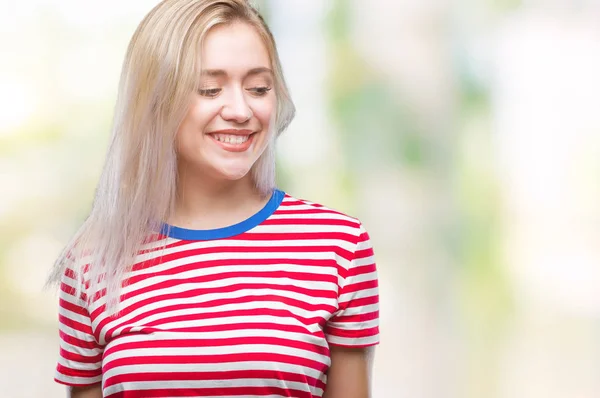 Giovane Donna Bionda Sfondo Isolato Guardando Altra Parte Con Sorriso — Foto Stock