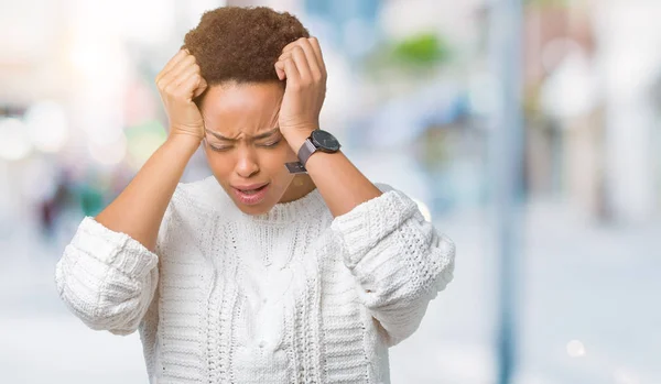 Linda Jovem Afro Americana Vestindo Suéter Sobre Fundo Isolado Sofrendo — Fotografia de Stock