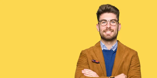 Jovem Homem Negócios Bonito Usando Óculos Rosto Feliz Sorrindo Com — Fotografia de Stock