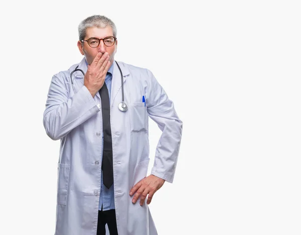 Hombre Guapo Médico Senior Sobre Fondo Aislado Aburrido Bostezar Cansado — Foto de Stock