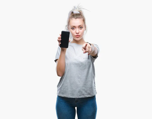 Mujer Rubia Joven Mostrando Pantalla Del Teléfono Inteligente Sobre Fondo —  Fotos de Stock