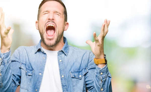 Schöner Mann Mit Blauen Augen Und Bart Jeansjacke Der Verrückt — Stockfoto