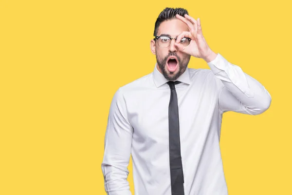 Joven Hombre Negocios Guapo Con Gafas Sobre Fondo Aislado Haciendo —  Fotos de Stock