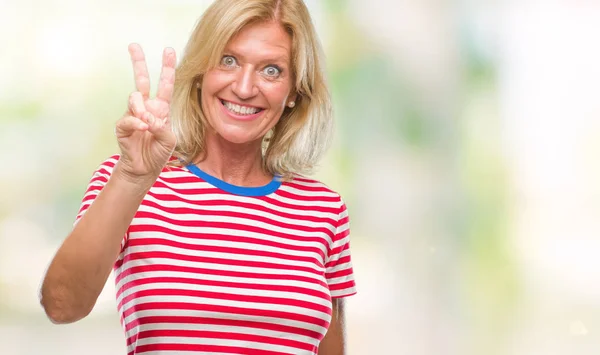 Medioevo Donna Bionda Sfondo Isolato Sorridente Con Volto Felice Strizzando — Foto Stock