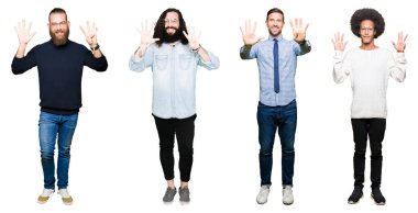 Kolaj bir grup genç adam gösterilen ve parmakları ile işaret beyaz izole arka plan üzerinde numara 9 kendinden emin ve mutlu gülümseyerek süre.