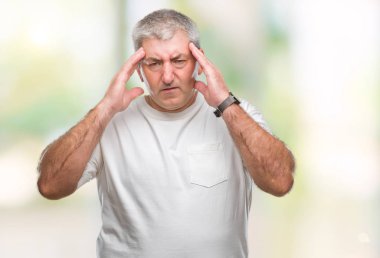 Çünkü yakışıklı üst düzey adam arka plan baş baş ağrısı için el ile izole stres. Migren muzdarip.