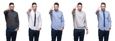 Kolaj yakışıklı iş adamı izole beyaz üzerinde bir işaret parmağını ve kızgın ifade ile arka plan