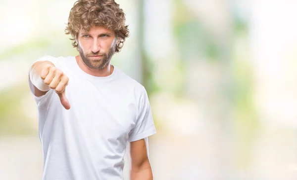 Bonito Homem Modelo Hispânico Sobre Fundo Isolado Olhando Infeliz Irritado — Fotografia de Stock