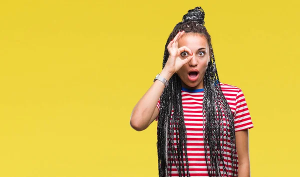 Jovem Trançado Cabelo Afro Americano Menina Sobre Fundo Isolado Fazendo — Fotografia de Stock