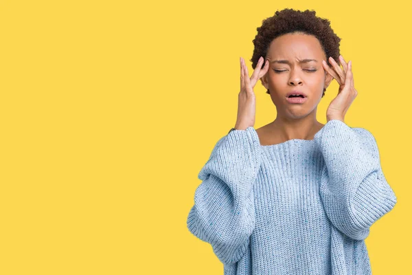 Joven Mujer Afroamericana Hermosa Usando Suéter Sobre Fondo Aislado Con —  Fotos de Stock