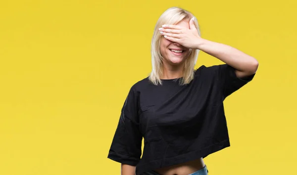 Jonge Mooie Blonde Vrouw Geïsoleerde Achtergrond Glimlachen Lachen Met Hand — Stockfoto