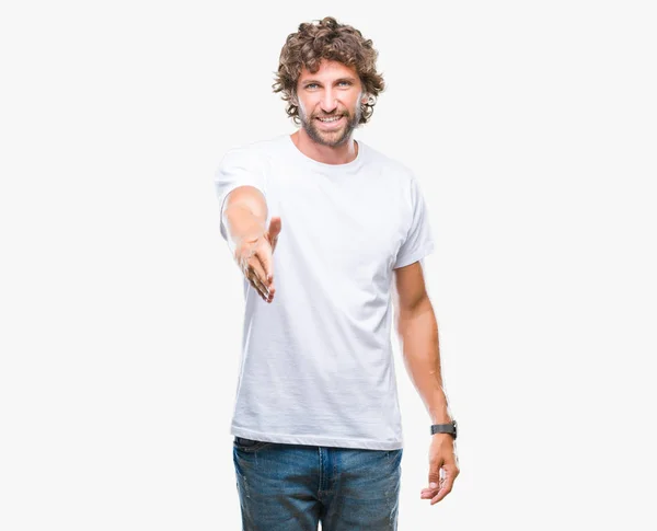 Knappe Spaanse Model Man Geïsoleerde Achtergrond Lachende Vriendelijke Aanbod Als — Stockfoto