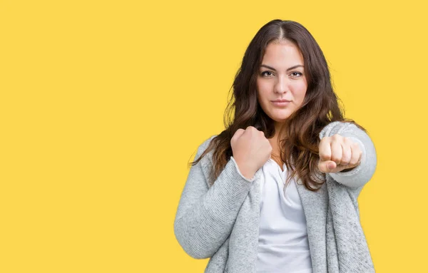 Schöne Size Junge Frau Winterjacke Über Isoliertem Hintergrund Schläge Mit — Stockfoto