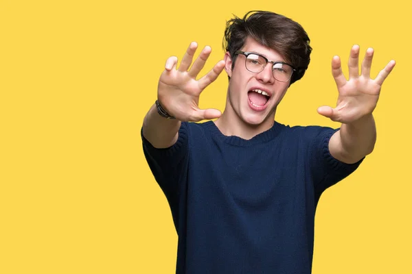 Young Handsome Man Wearing Glasses Isolated Background Showing Pointing Fingers — Stock Photo, Image
