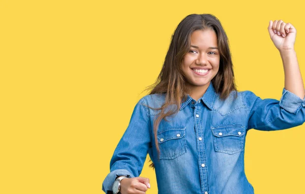 Jonge Mooie Brunette Vrouw Dragen Blauwe Denim Shirt Geïsoleerde Achtergrond — Stockfoto