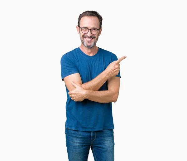 ハンサムな中年白髪年配の男性にメガネを率分離バック グラウンド広告 深刻な穏やかな顔を示す側面を手指で指す — ストック写真