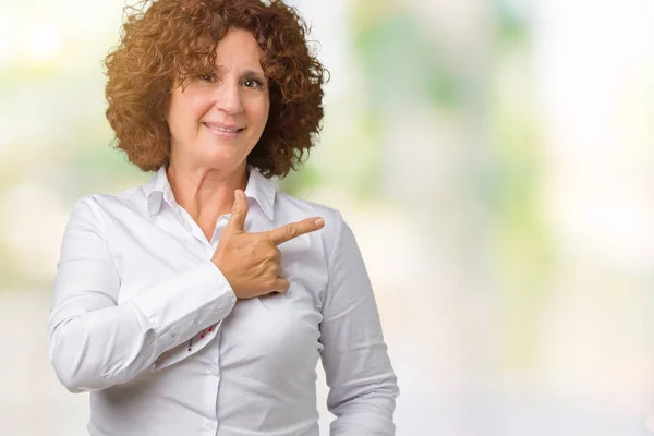 Hermosa Mujer Negocios Senior Ager Medio Sobre Fondo Aislado Alegre — Foto de Stock