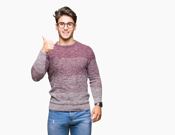 Joven Hombre Guapo Con Gafas Sobre Fondo Aislado Haciendo Gesto — Foto de Stock