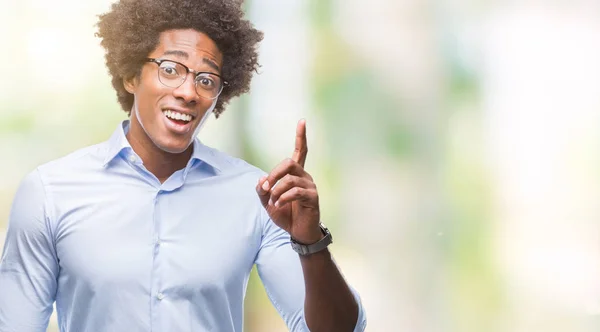 Afro Amerikansk Affärsman Bära Glasögon Över Isolerade Bakgrund Pekande Finger — Stockfoto