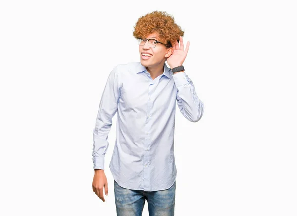 Joven Hombre Negocios Guapo Con Gafas Afro Que Sonríe Con — Foto de Stock