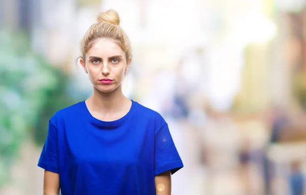 Joven Hermosa Rubia Azul Ojos Mujer Vistiendo Camiseta Azul Sobre —  Fotos de Stock