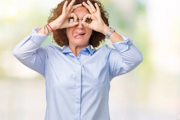 Schöne Seniorin Mittleren Alters Mit Brille Vor Isoliertem Hintergrund Die — Stockfoto