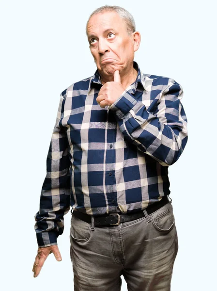 Bell Uomo Anziano Che Indossa Camicia Casual Con Mano Sul — Foto Stock