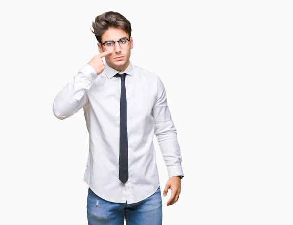 Joven Hombre Negocios Con Gafas Sobre Fondo Aislado Señalando Con — Foto de Stock