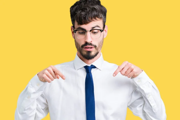 Ung Snygg Business Man Glasögon Över Isolerade Bakgrund Peka Ner — Stockfoto