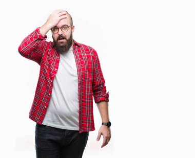 Gözlük izole arka plan ile sürpriz üzerinde hata için kafasına el genç beyaz hipster adam hata hatırlıyorum. Unuttum, kötü bellek kavramı.