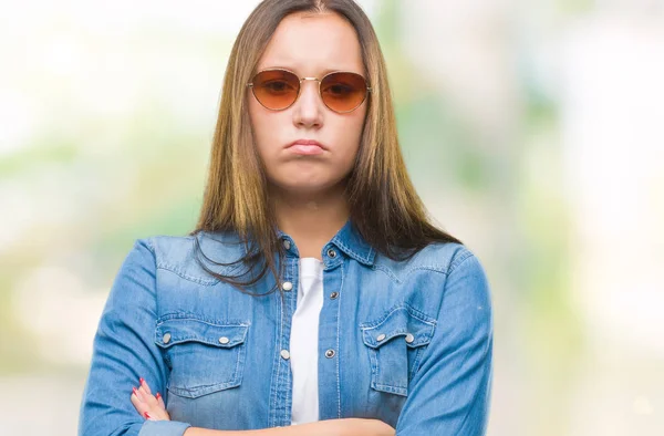 Jeune Belle Femme Caucasienne Portant Des Lunettes Soleil Sur Fond — Photo