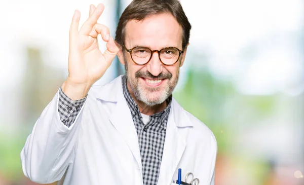 Middle Age Doctor Men Wearing Medical Coat Smiling Positive Doing — Stock Photo, Image