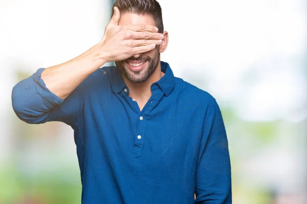 Stilig Ung Över Isolerade Bakgrund Ler Och Skrattar Med Hand — Stockfoto