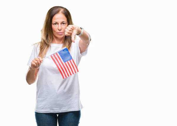 Mujer Hispana Mediana Edad Sosteniendo Bandera Los Estados Unidos América —  Fotos de Stock