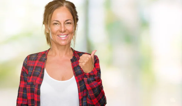 Middelbare Leeftijd Volwassen Vrouw Dragen Casual Jas Geïsoleerde Achtergrond Gelukkig — Stockfoto