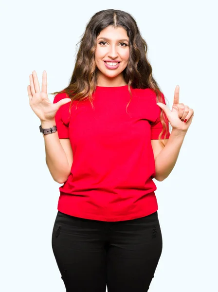 Jovem Mulher Bonita Vestindo Shirt Casual Mostrando Apontando Para Cima — Fotografia de Stock